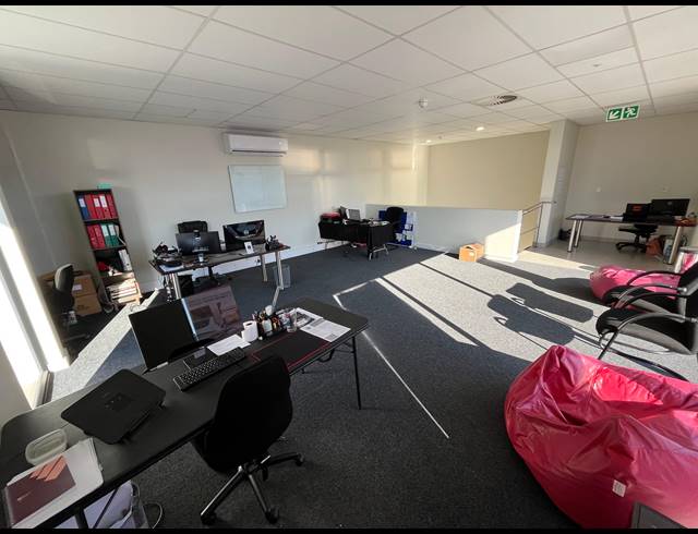 344M² WAREHOUSE TO LET IN BELMONT PARK